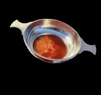 Antique Scottish Solid Silver and Agate Quaich. Hamilton & Inches, Edinburgh, 1932.